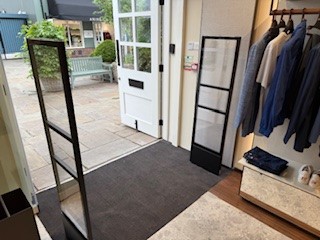 X Clear AM Pedestal Installation – Bicester Village